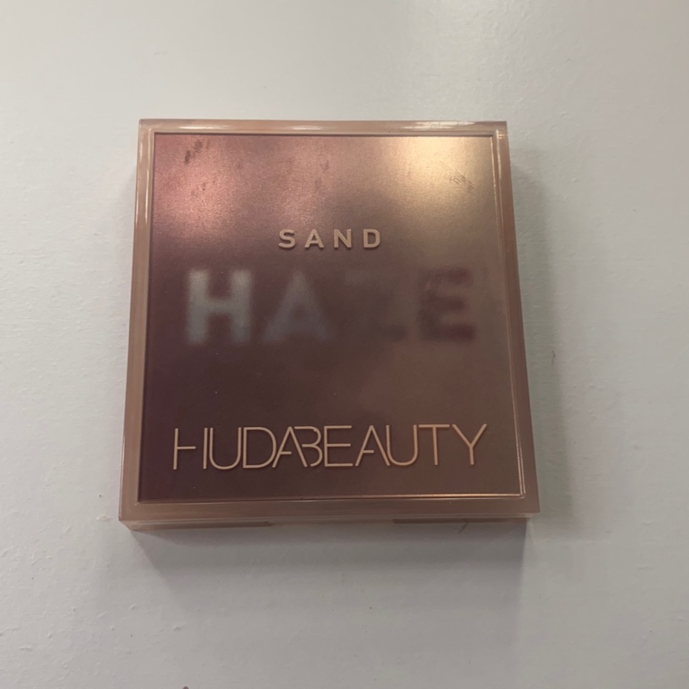 Huda beauty sand haze